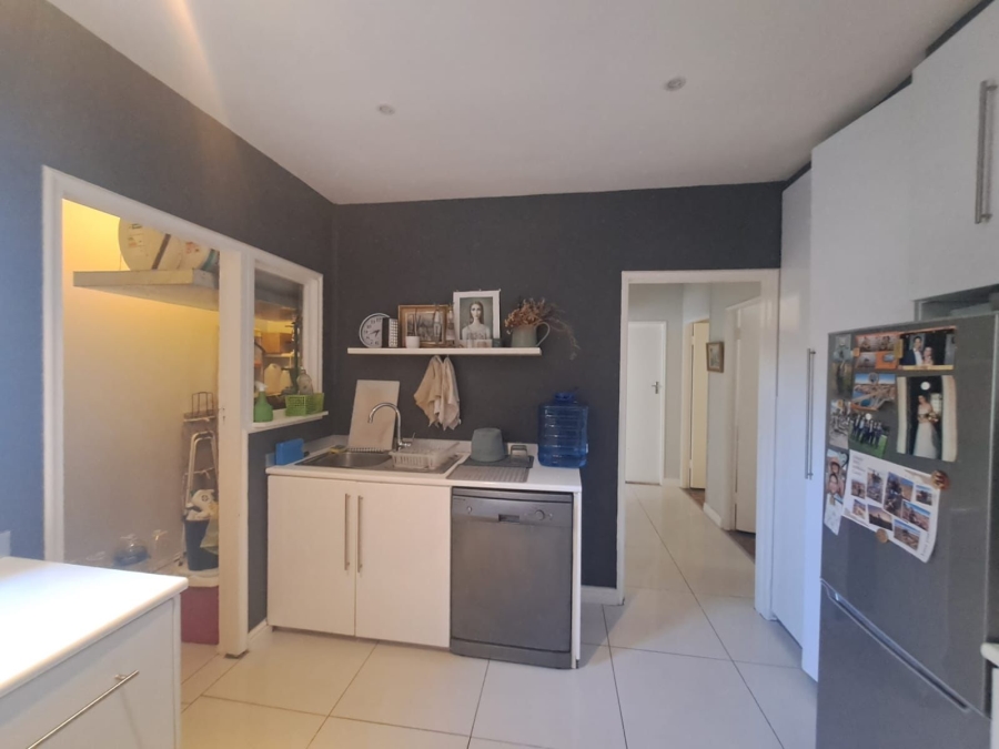 To Let 2 Bedroom Property for Rent in Claremont Western Cape